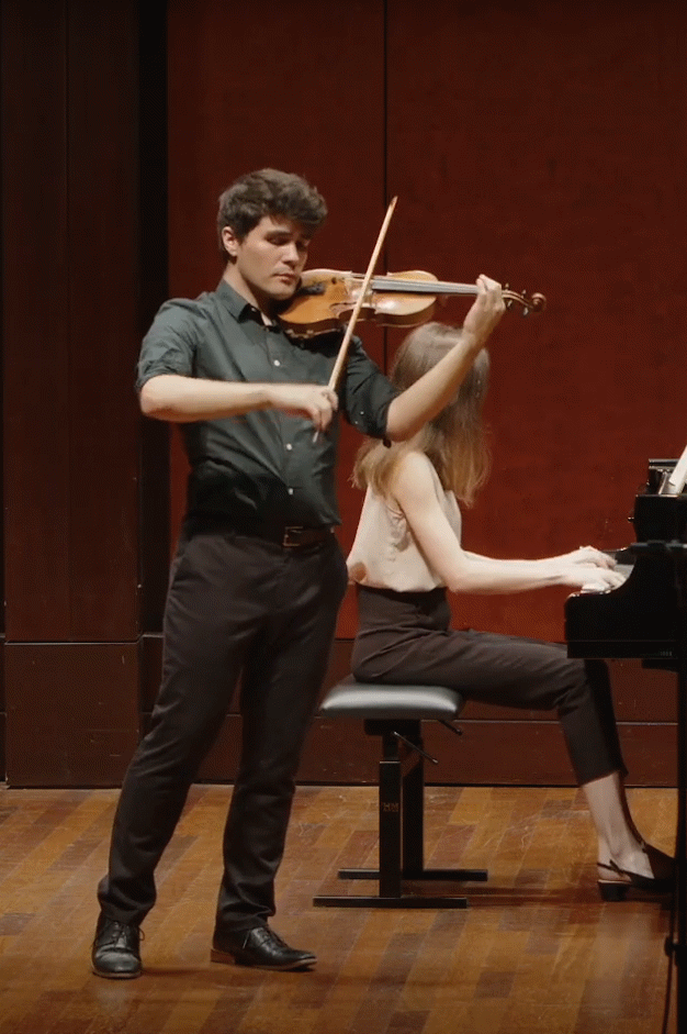 Jason Colón Violinist